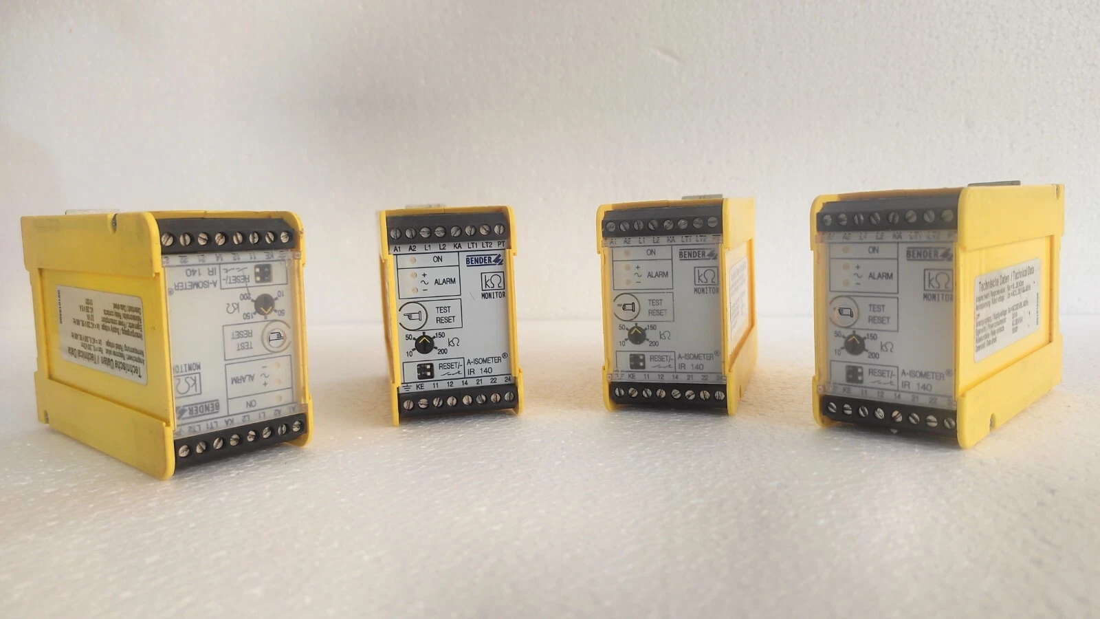 Bender ir140y-40 / IR140Y-40 Isometer Insulation Monitoring Device